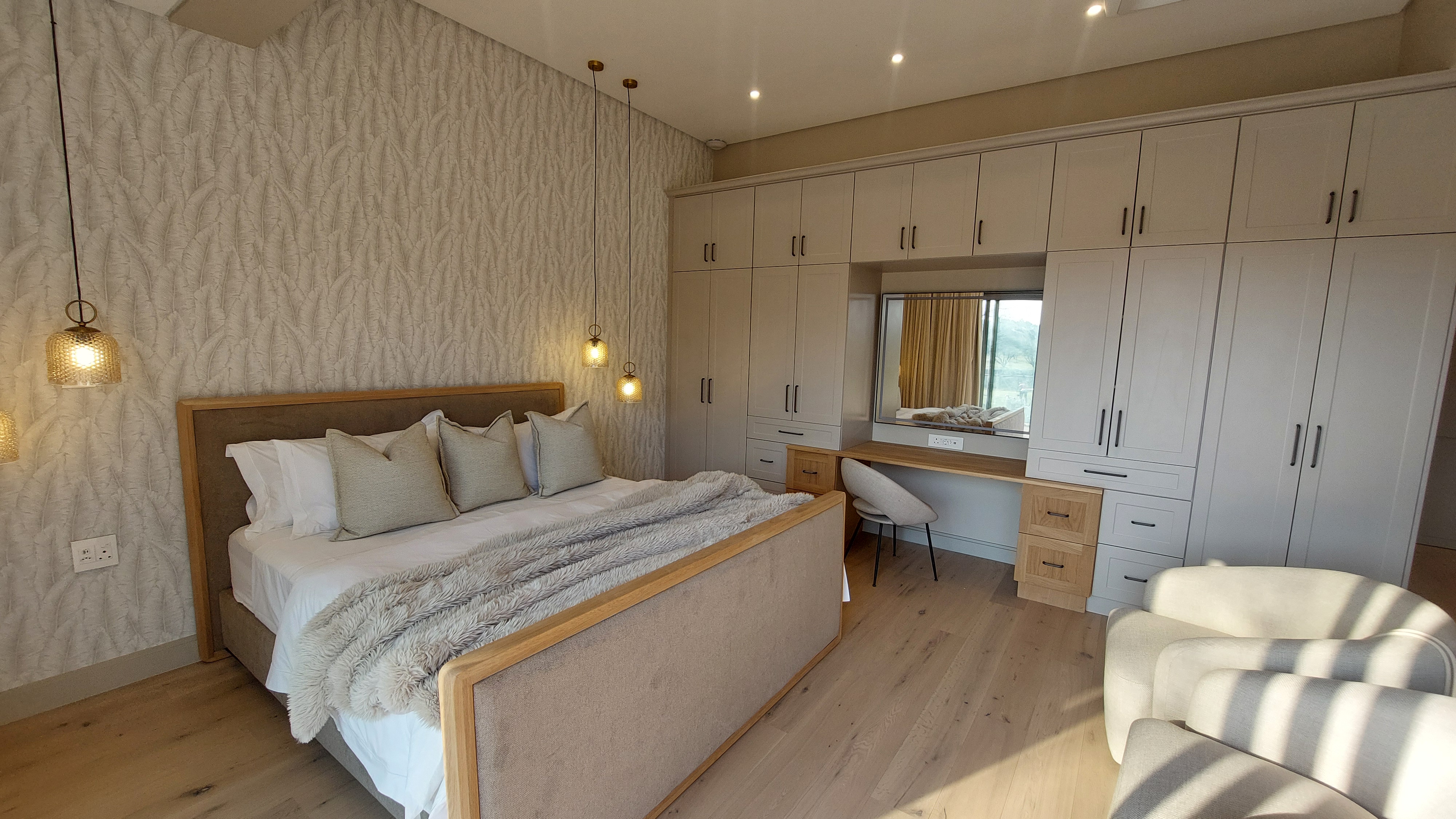 Built-in bedroom wardrobe